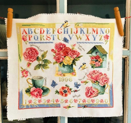 Roses seasons sampler house - roses,